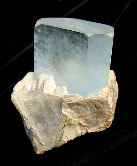 Exceptional Aquamarine Crystal