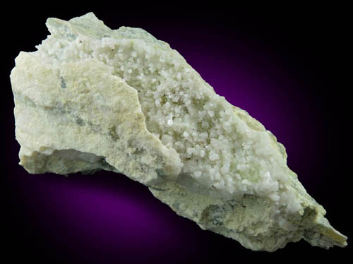 Magnesite on Serpentine