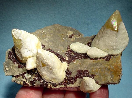 Hydrozincite Coating Calcite with Sphalerite from Picher Field, Tri-State District, Ottawa Co., Oklahoma