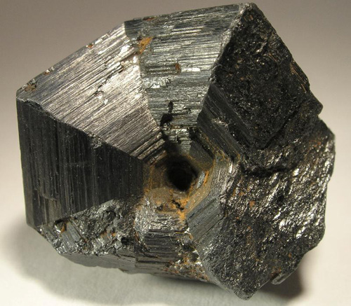 Rutile Cyclic Eightling Twin from Magnet Cove, Hot Spring Co., Arkansas, USA